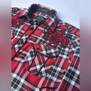 Men’s Montero Jeans Embroidered Shirt
Size Medium​​